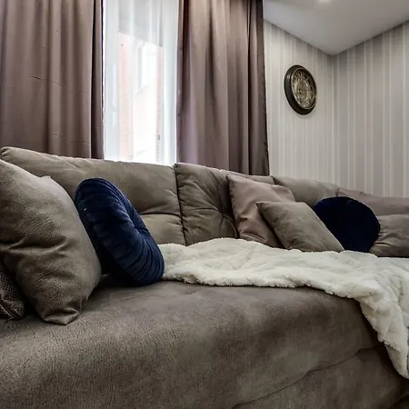 Luxury Vicoria إلفيف